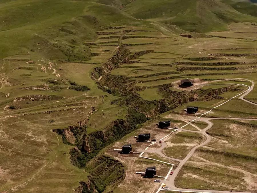 8 间客房依天然沟壑而建