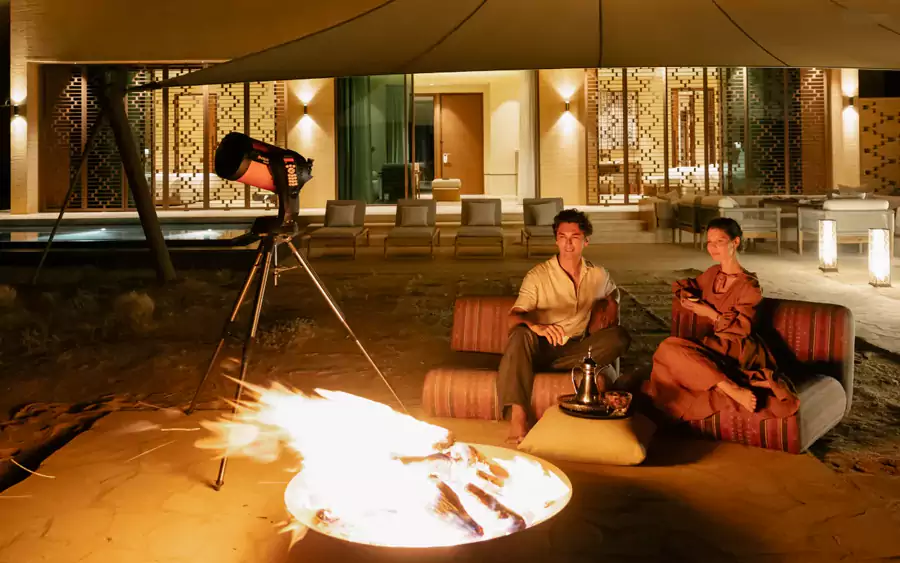 别墅外的独立篝火盆和观景台便是专属天地