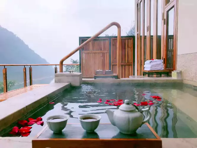 房间内的私汤更是点睛之笔