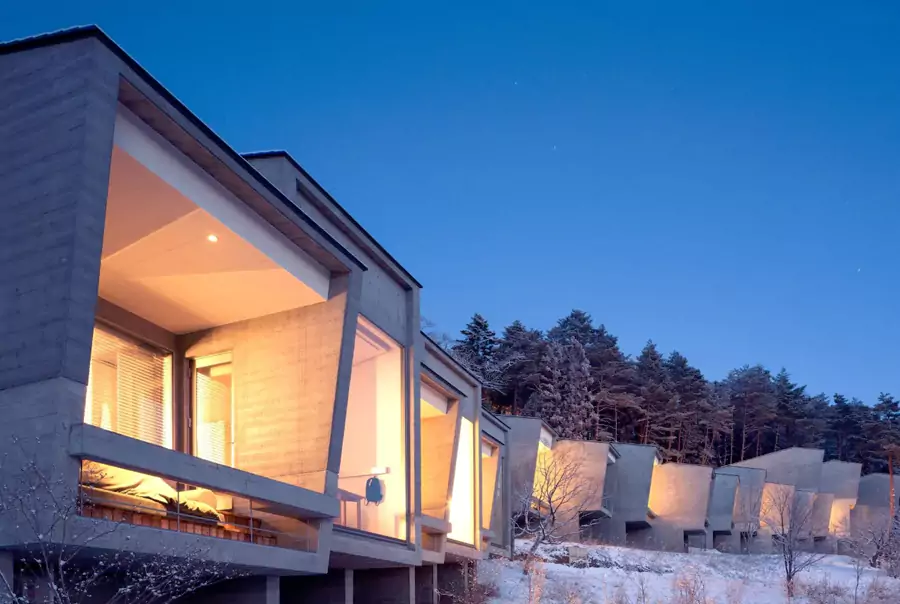 在虹夕诺雅富士,奢侈从来不是堆砌的奢华,而是与自然无界相拥的自由 在虹夕诺雅富士,奢侈从来不是堆砌的奢华,而是与自然无界相拥的自由