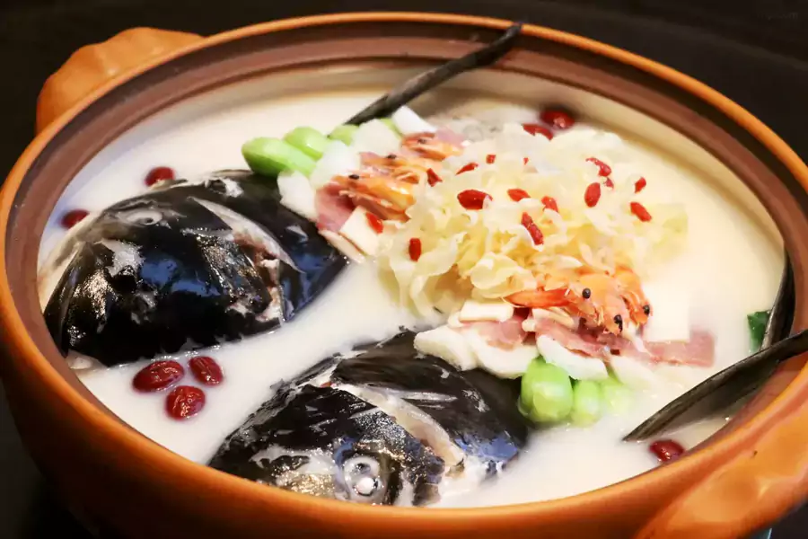 招牌千岛湖鱼头更是一绝