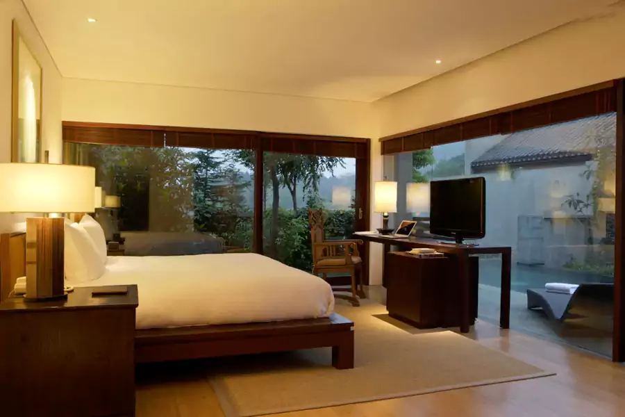 21 栋别墅里,14 栋单房别墅、7 栋双房别墅 21 栋别墅里,14 栋单房别墅、7 栋双房别墅