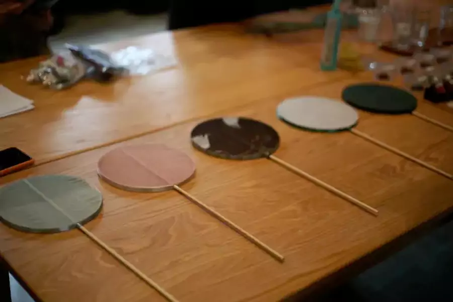 酒店推出了制作团扇、学做青团等非遗体验活动