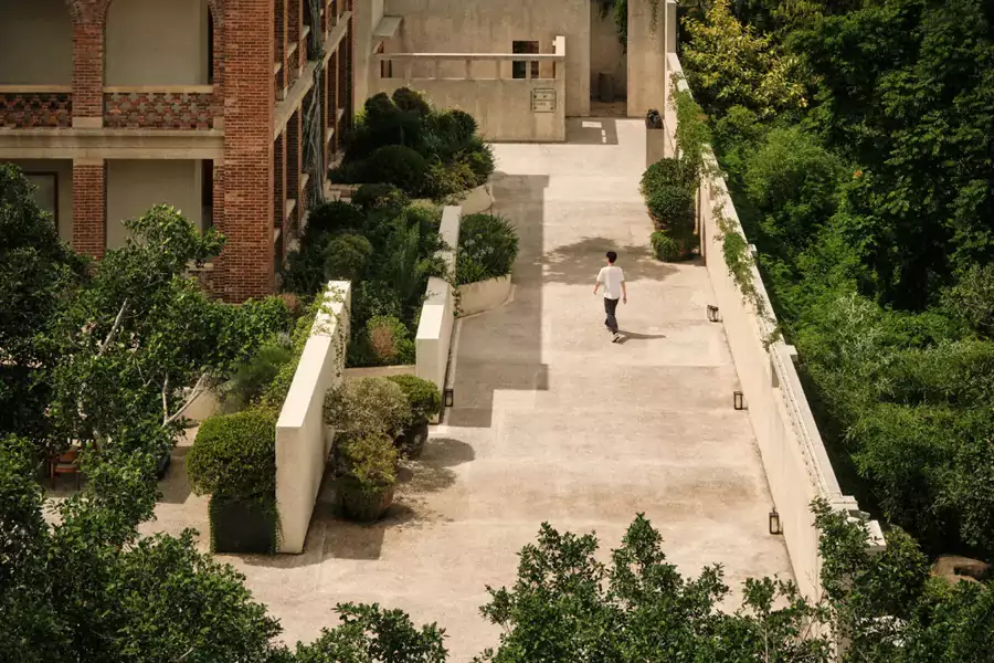 如今的七尚榕舍，早已不是一座单纯的酒店