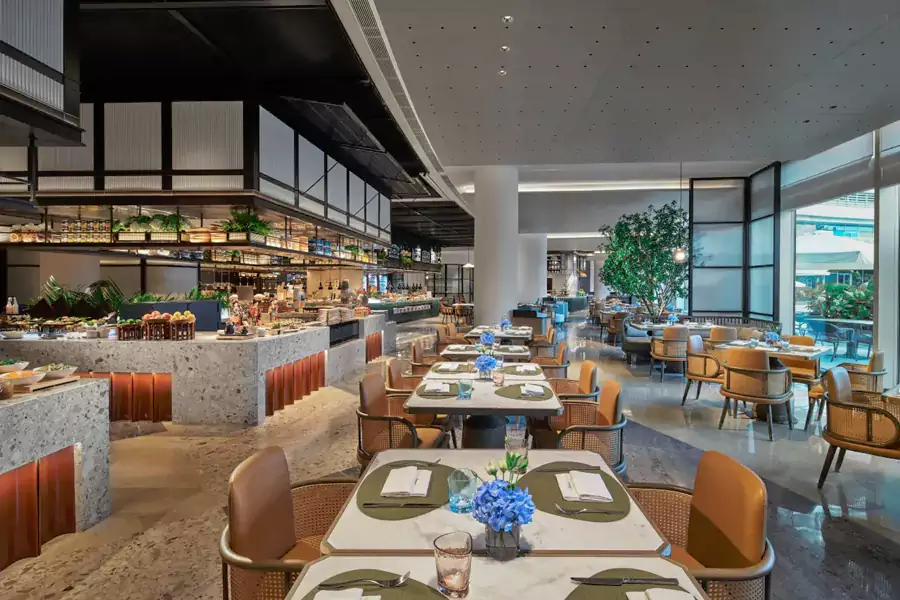酒店餐饮涵盖环球自助、地道粤菜、地中海风味与海景烧烤 酒店餐饮涵盖环球自助、地道粤菜、地中海风味与海景烧烤
