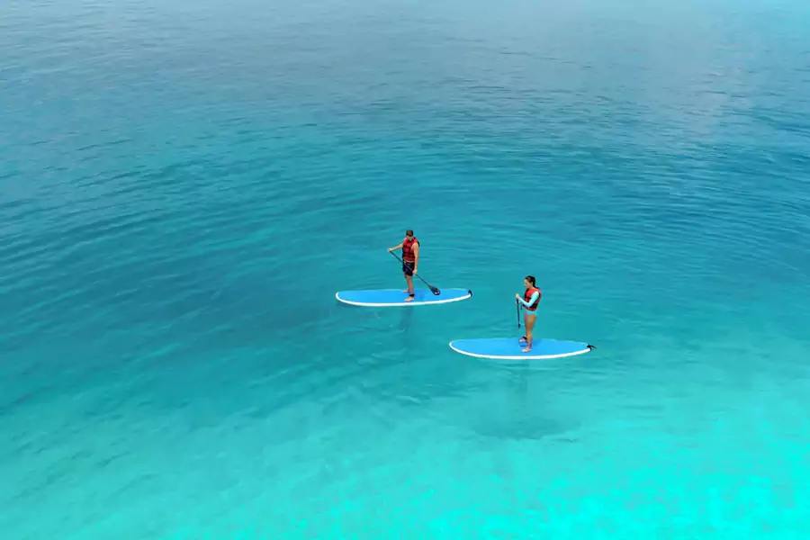 水上活动提供浮潜用具与自行车 水上活动提供浮潜用具与自行车