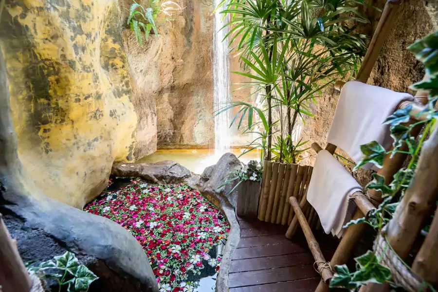 酒店的 Cave Rai Ra Beach Spa 中心绝对是点睛之笔 酒店的 Cave Rai Ra Beach Spa 中心绝对是点睛之笔