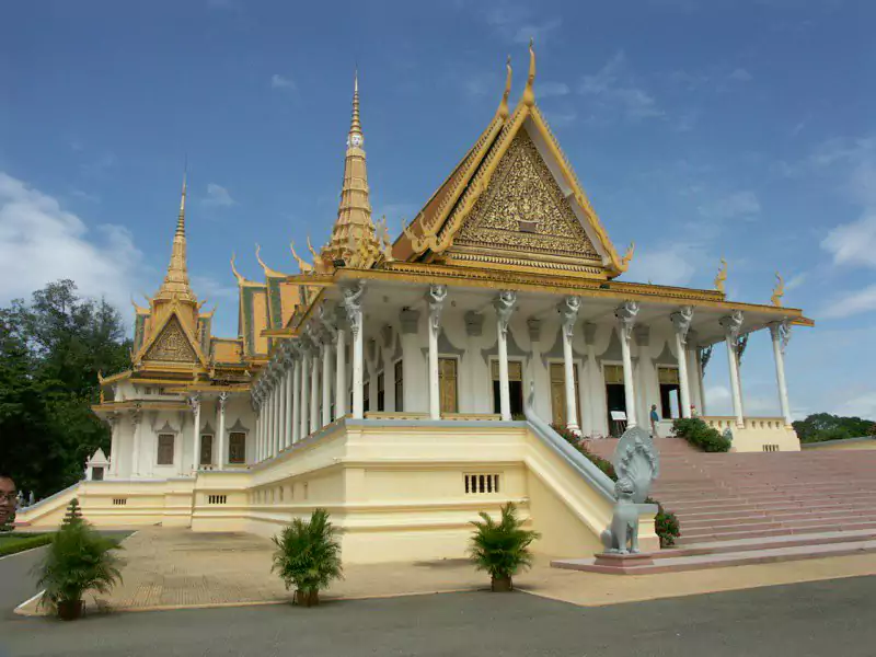 王宫便以黄白为主色调 王宫便以黄白为主色调