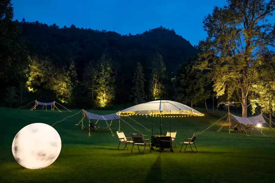 15000㎡的超大户外草坪是核心亮点 15000㎡的超大户外草坪是核心亮点