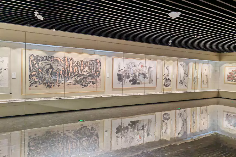 二楼和三楼的书画展更是让人惊叹 二楼和三楼的书画展更是让人惊叹