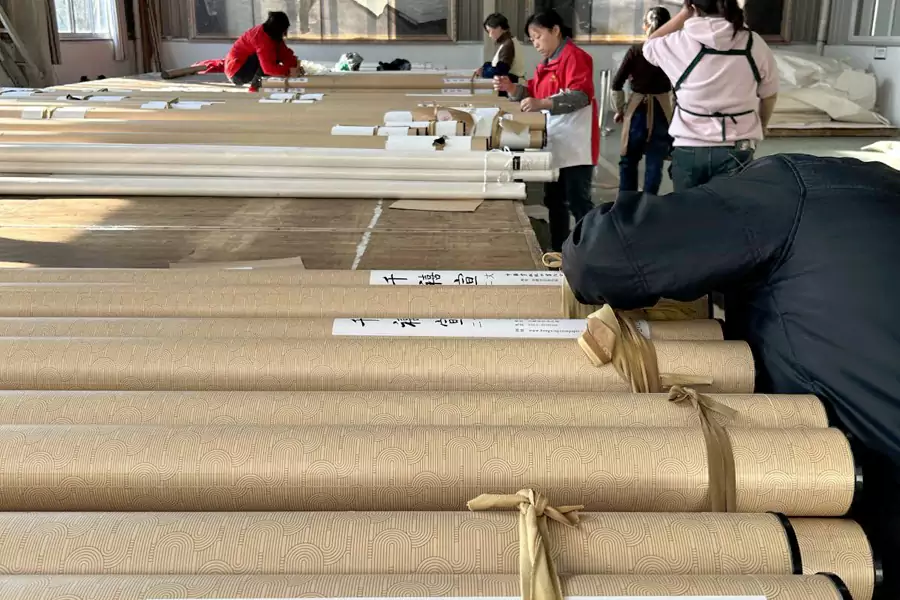 近 108 道繁复工序逐一铺展开来 近 108 道繁复工序逐一铺展开来