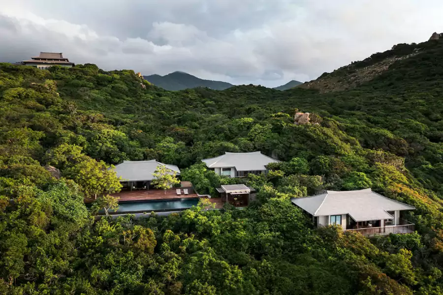 31 间庭阁房与 5 座别墅自然生长于山林之间