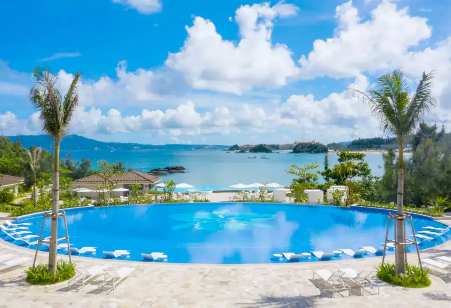 酒店的标志性场景当属兰花泳池 酒店的标志性场景当属兰花泳池