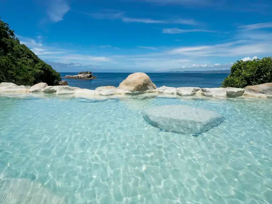 一边泡汤,一边眺望无边的太平洋 一边泡汤,一边眺望无边的太平洋