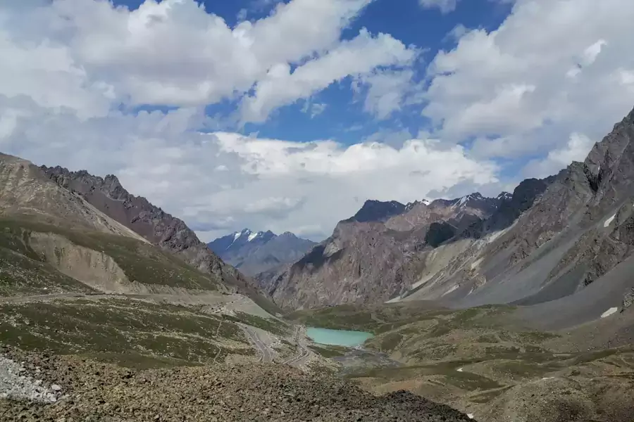 180 度的雪山发卡弯 180 度的雪山发卡弯