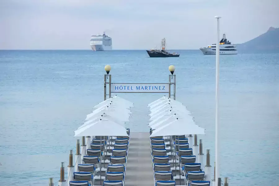 马丁内斯拥有戛纳当地最大的私人海滩 马丁内斯拥有戛纳当地最大的私人海滩