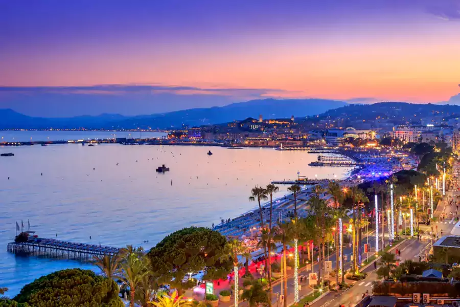 入住马丁内斯酒店,走一次明星同款红毯 入住马丁内斯酒店,走一次明星同款红毯