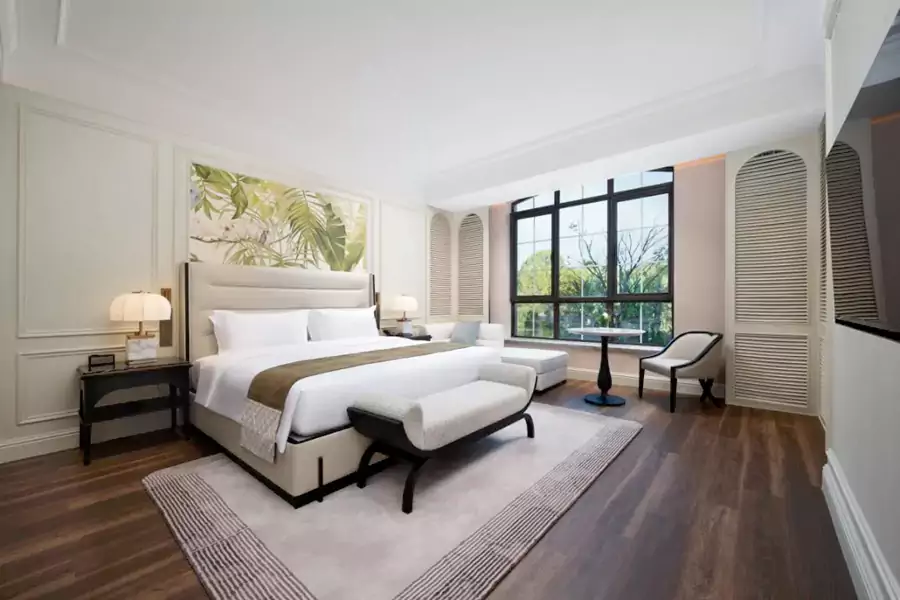 酒店拥有 175 间客房及多种主题套房 酒店拥有 175 间客房及多种主题套房