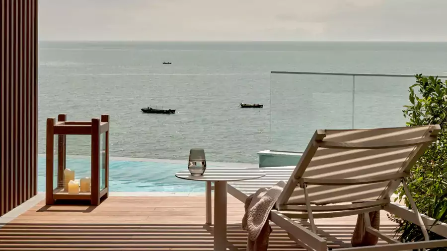 喝着下午茶看礁石海岸