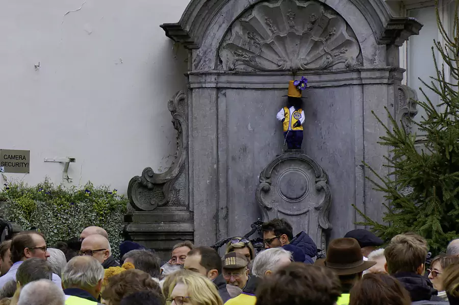 撒尿小童雕像 撒尿小童雕像