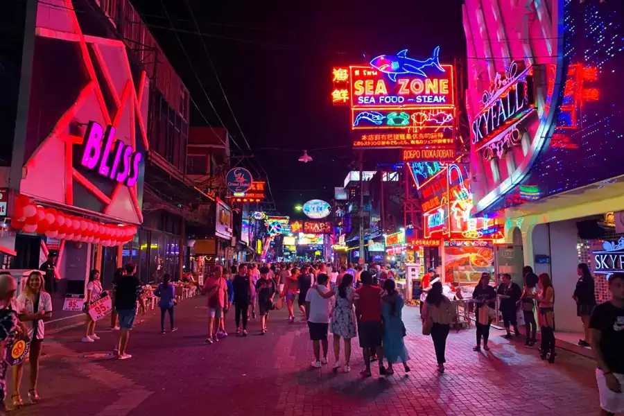 纸醉金迷的不夜街 纸醉金迷的不夜街