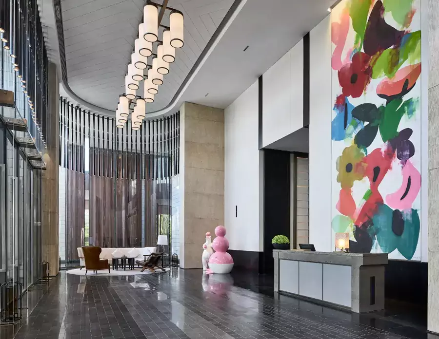 14 层的天际艺术大堂更是一踏入就令人惊艳 14 层的天际艺术大堂更是一踏入就令人惊艳