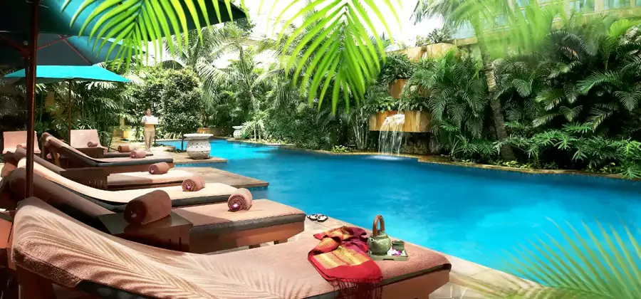 市中心花园瀑布泳池是必打卡之处 市中心花园瀑布泳池是必打卡之处