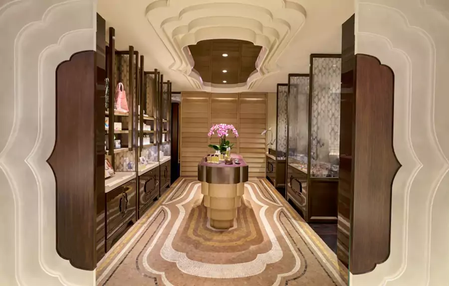 忙碌的旅途之余,酒店的水疗中心堪称放松身心的秘境 忙碌的旅途之余,酒店的水疗中心堪称放松身心的秘境